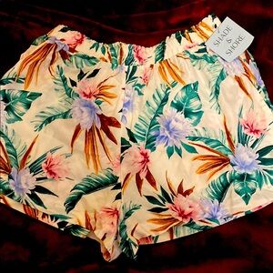 Shade & shore shorts size small color floral